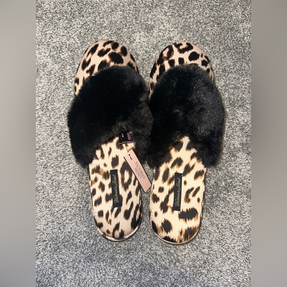 NWT Victoria’s Secret black fur cheetah slippers